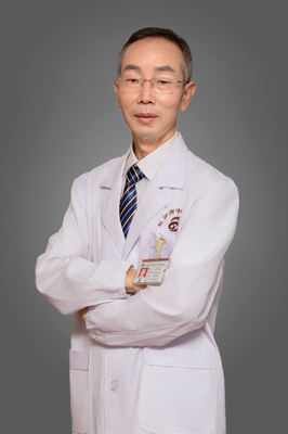 章鴻富